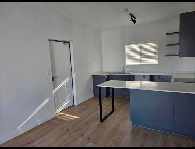 2 BEDROOM PROPERTY TO RENT IN UITZICHT